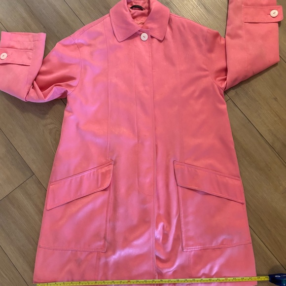 Holt Renfrew Women's bubblegum Pink spring coat, sz 6; belt included - Picture 9 of 9